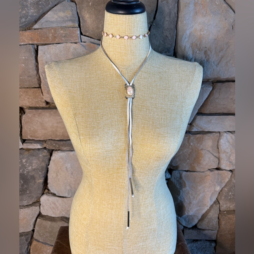 New🌟Free People-Elegant Gold and  Pink Necklace